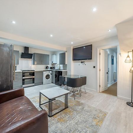 Two Bed Home In The Heart Of Egham Luaran gambar