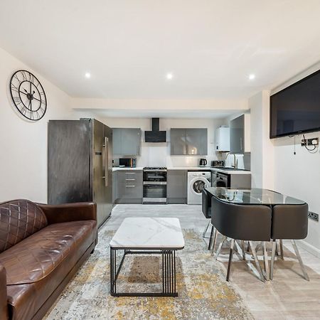 Two Bed Home In The Heart Of Egham Luaran gambar