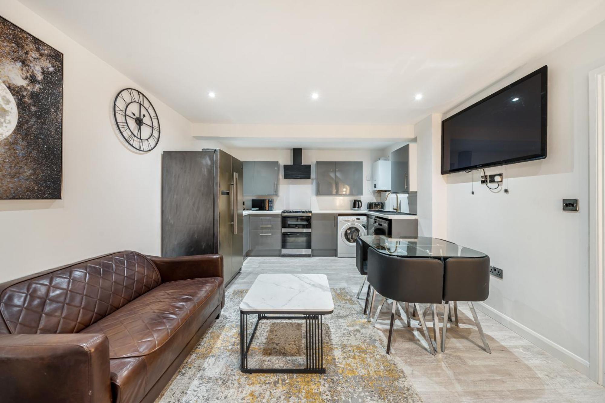 Two Bed Home In The Heart Of Egham Luaran gambar