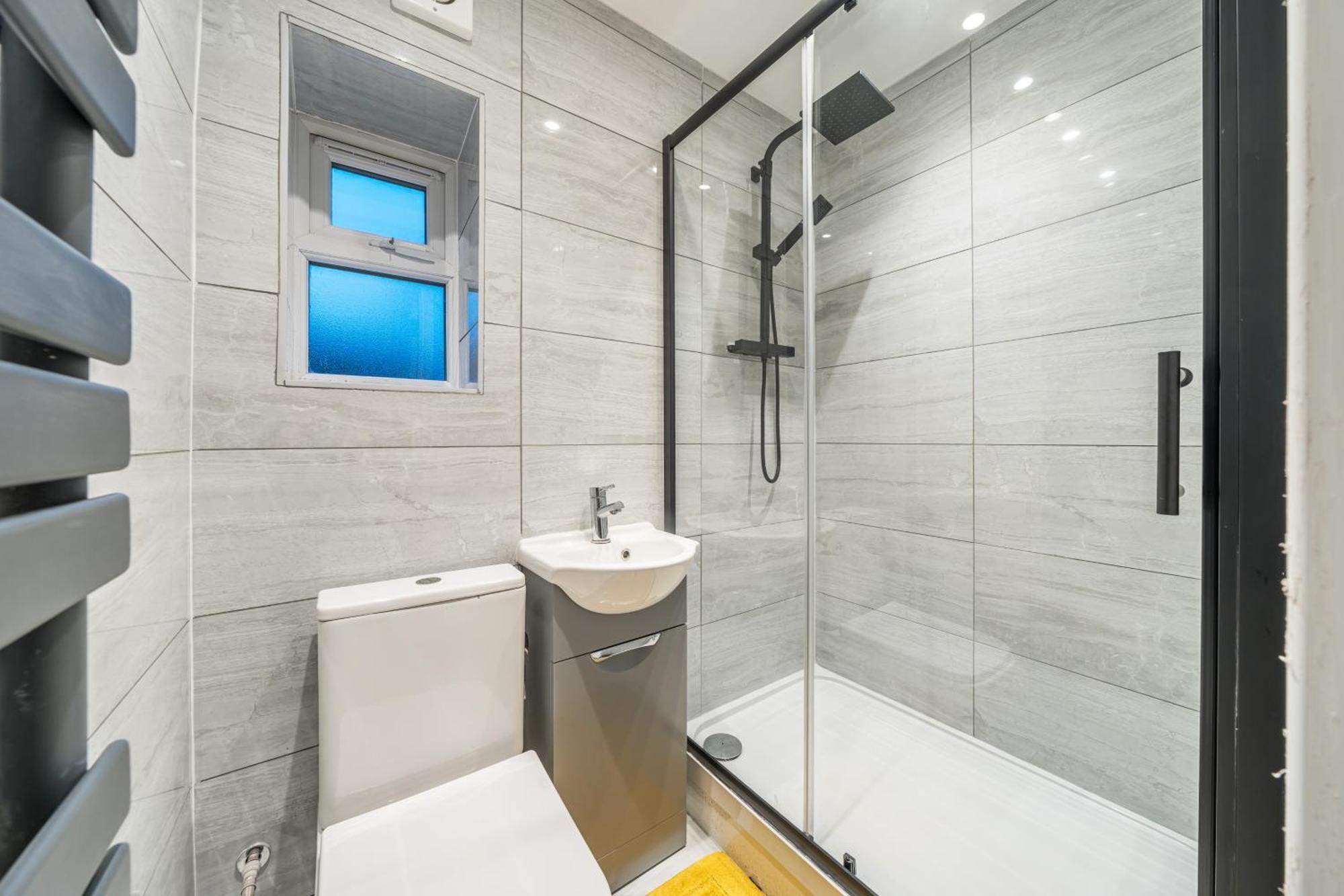 Two Bed Home In The Heart Of Egham Luaran gambar